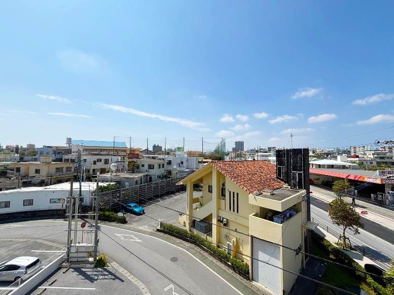 3LDK Corner Apartment for Sale in Granz Miyazato, Okinawa City - Thumbnail 3