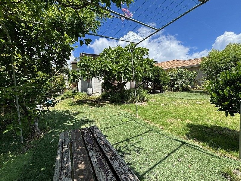 Onna Village 2LDK House with Garden for Sale in Okinawa - Thumbnail 4
