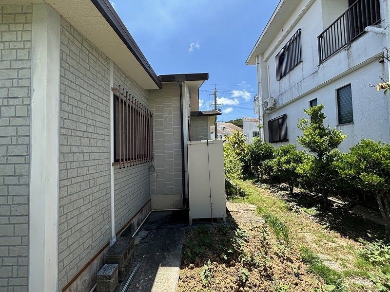 Onna Village 2LDK House with Garden for Sale in Okinawa - Thumbnail 4