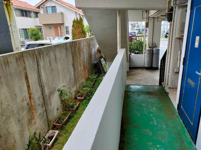 1K Apartment for Rent in Minamiuehara, Nakagusuku Village, Okinawa - Thumbnail 3