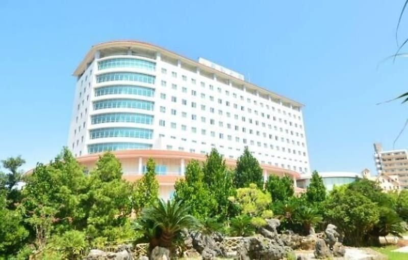 Wing Chateau Naha Ocean View 2LDK Rental Apartment in Ameku, Naha - Thumbnail 2