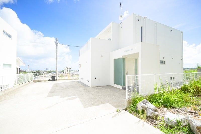 2022-Built 4LDK RC House for Sale in Uruma, Okinawa - Thumbnail 2