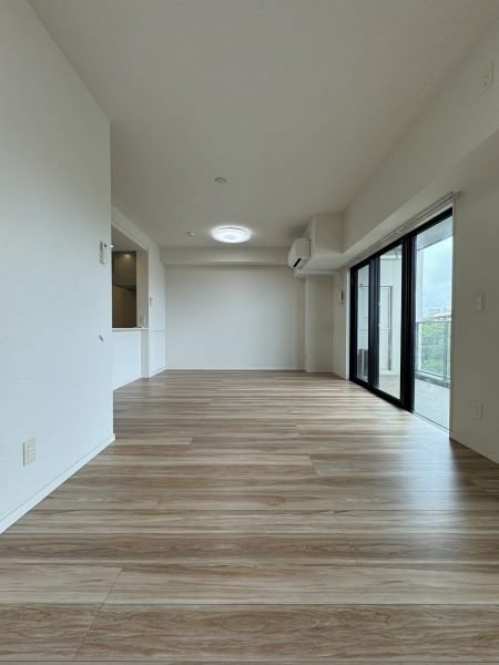 Grande Premium Vista Nodake West 2LDK Condo in Ginowan, Okinawa - Thumbnail 4