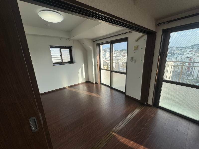 Sun Grace Mansion 3LDK Apartment in Ginowan, Okinawa - Thumbnail 3