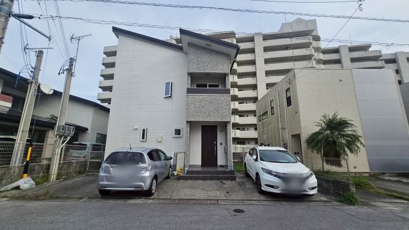2016 3LDK House with Loft and Solar Income in Okinawa City - Thumbnail 2