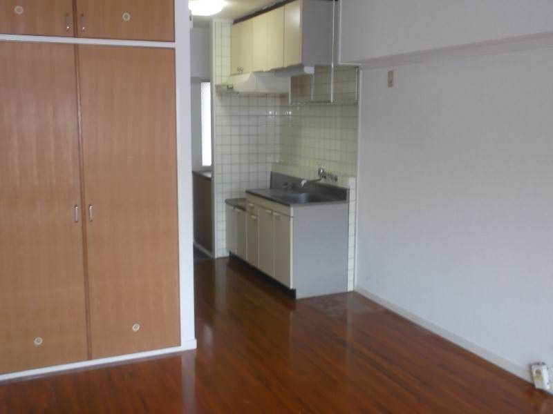 1R Apartment for Rent in Naha Tsubogawa, Okinawa - 47,000 Yen - Thumbnail 4