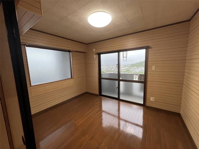 3DK Rental Apartment in Tomigusuku, Okinawa with 2 Parking Spaces - Thumbnail 3