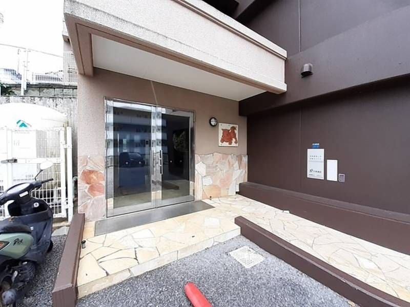 2LDK Apartment for Rent in Urasoe City, Okinawa - 50.91 sqm - Thumbnail 3
