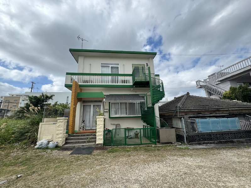 Pet-Friendly 3LDK House for Rent in Okinawa City - Thumbnail 2