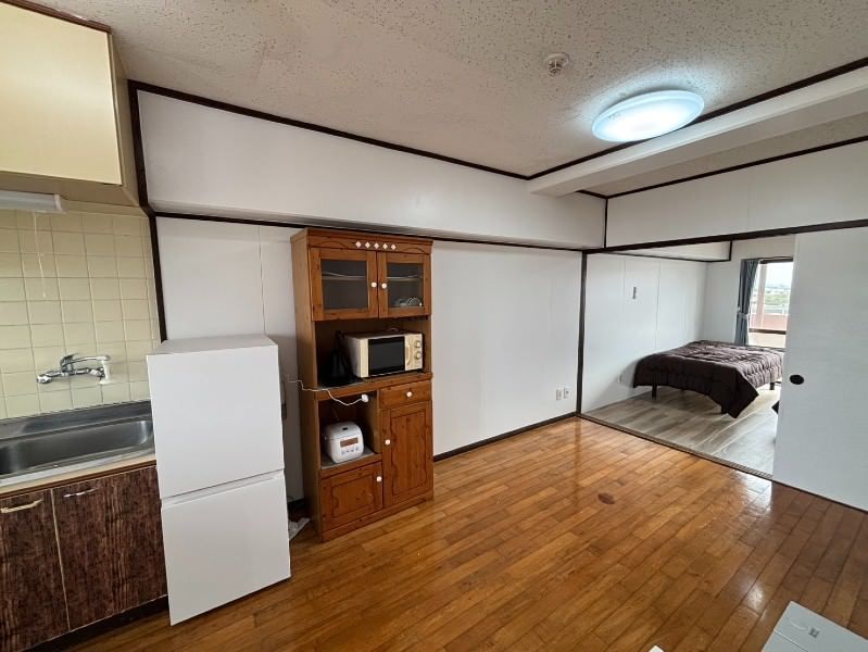 Monthly 3DK Apartment for Rent in Yomitan Village, Okinawa - Thumbnail 3