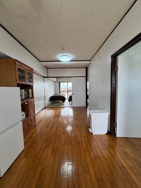 Monthly 3DK Apartment for Rent in Yomitan Village, Okinawa - Thumbnail 4