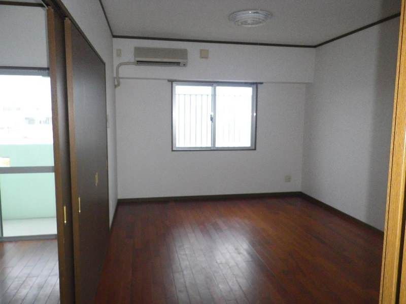 2LDK Apartment for Rent in Ginowan City, Okinawa - 54 sqm - Thumbnail 4