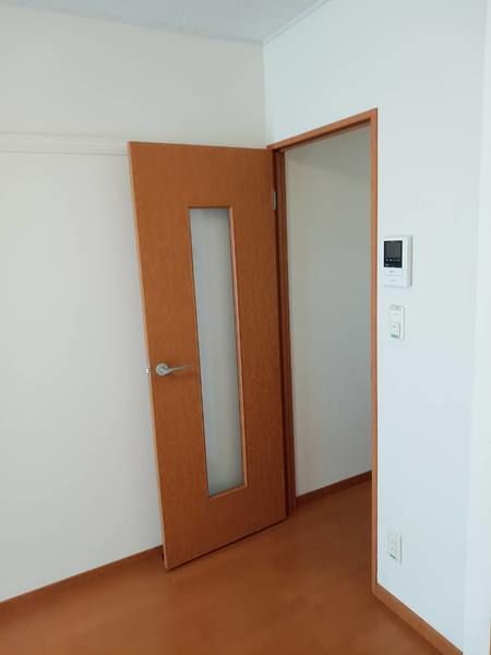 1K Apartment for Rent in Ginowan, Okinawa - Zero Deposit - Thumbnail 2