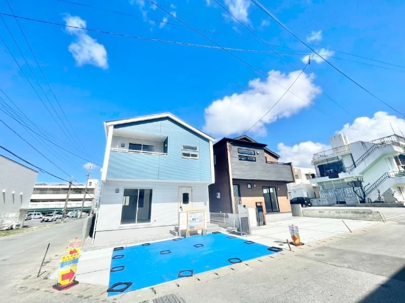 New 3LDK House in Okinawa City with Corner Lot & 4 Parking - Thumbnail 2