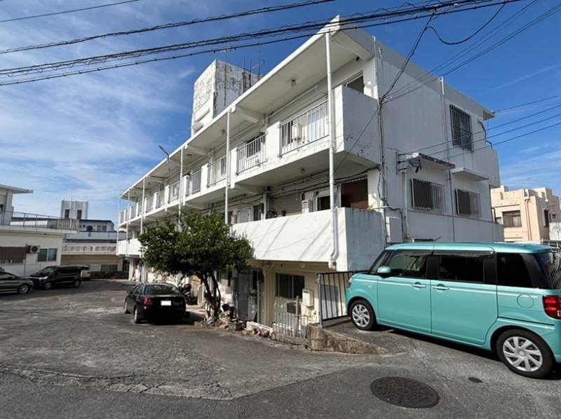 Pet-Friendly 2DK Apartment for Rent in Ginowan, Okinawa - Thumbnail 3