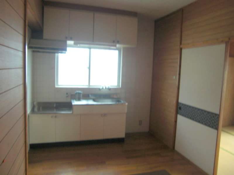 Co-op Island 2DK Apartment for Rent in Naha, Okinawa - Thumbnail 4
