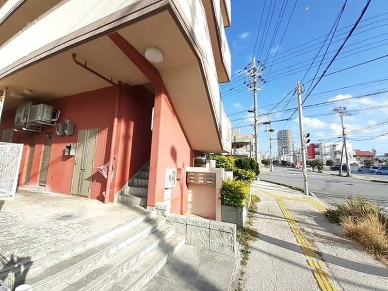 1LDK Apartment for Rent in Ginowan City, Okinawa | Residence Sunny KJ III - Thumbnail 2