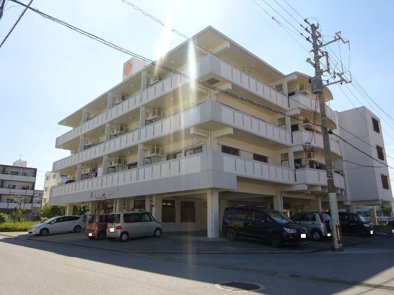 2DK Apartment for Rent in Shiobaru, Itoman, Okinawa - Thumbnail 2