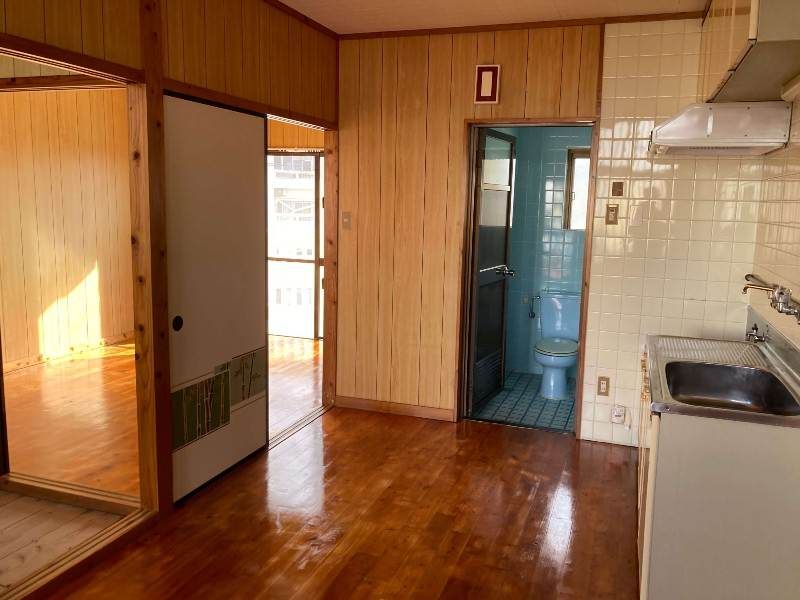 Maruyoshi Apartment 2DK Rental in Ginowan, Okinawa - Thumbnail 3