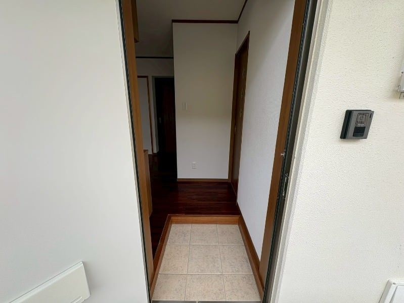 2DK Apartment for Rent in Tomigusuku, Okinawa - Maison Tomishiro - Thumbnail 3