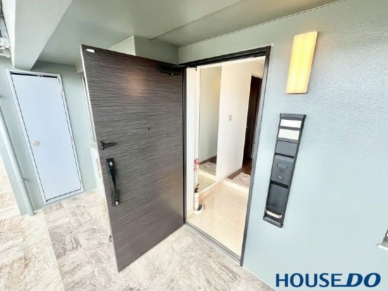 Modern 2LDK Apartment with Sunrise Views in Okinawa City - Thumbnail 3