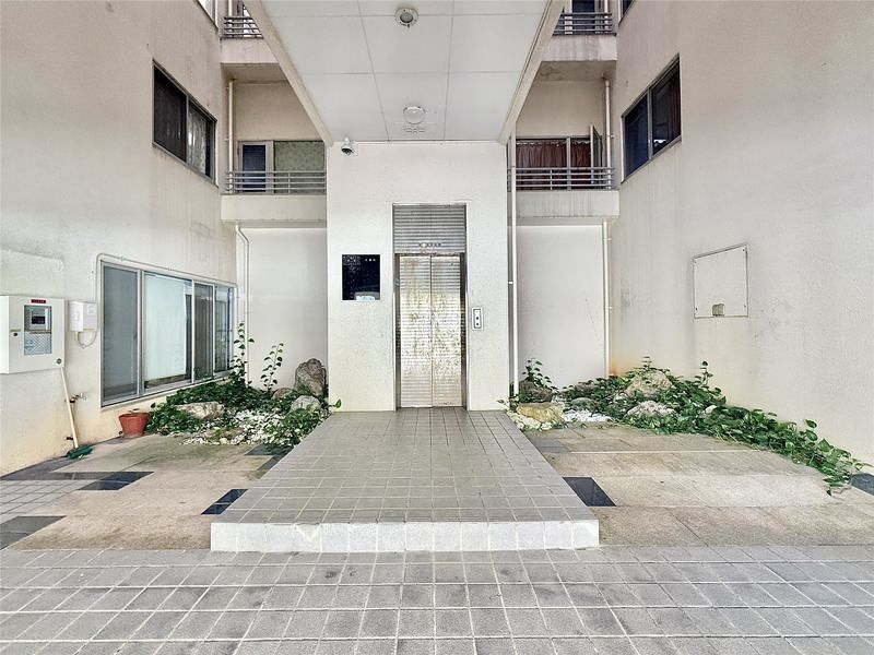 1R Apartment for Rent in Okinawa City Central with Elevator - Thumbnail 3