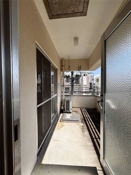 1R Apartment for Rent in Okinawa City Central with Elevator - Thumbnail 4
