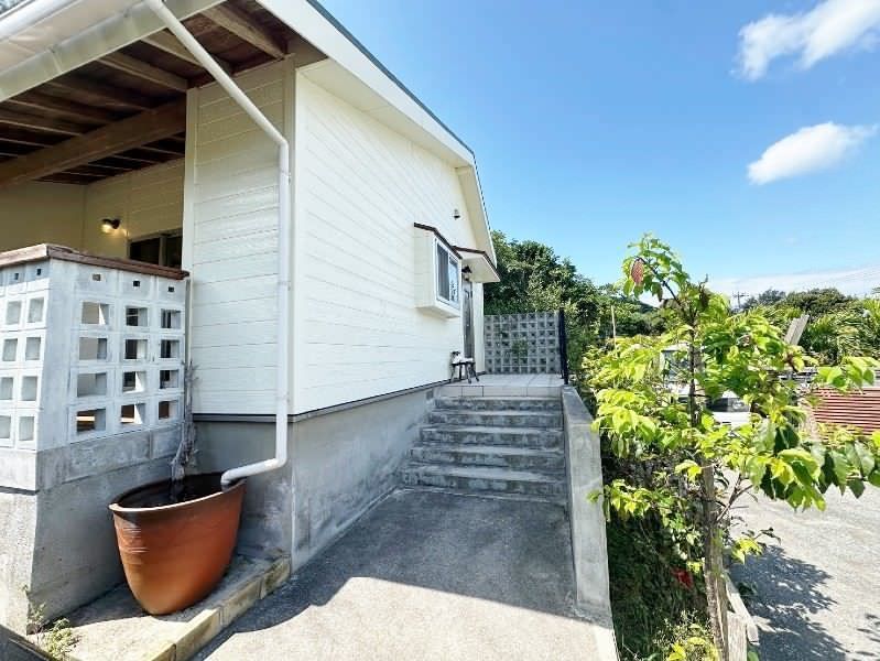 Beachfront 1LDK house in Higashi Village, Okinawa - Thumbnail 2