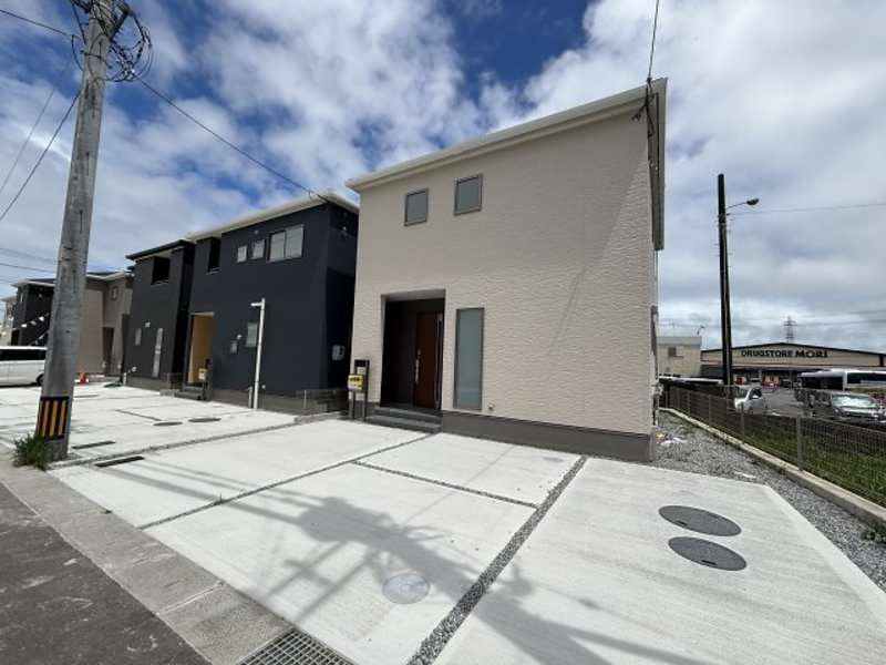 New 3LDK House in Uruma City, Okinawa - 101.85 sqm - Thumbnail 2