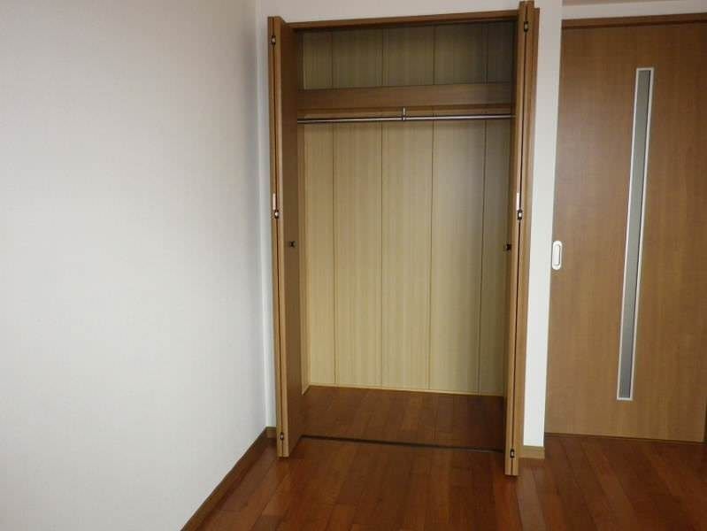 1K Apartment for Rent in Tomigusuku, Okinawa - 40,000 Yen - Thumbnail 4