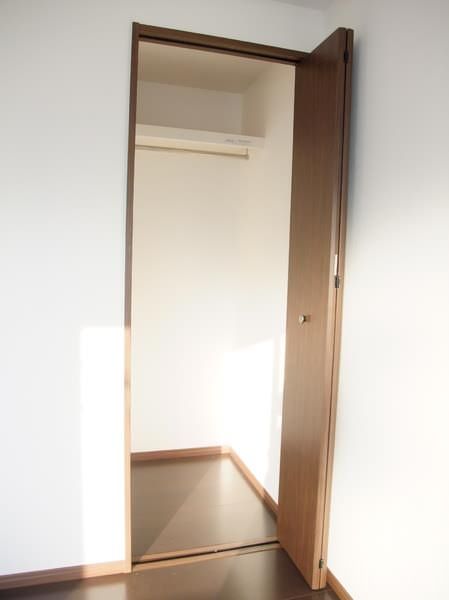 1K Apartment for Rent in Nakagusuku Village, Okinawa - Thumbnail 2