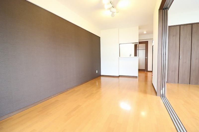1LDK Apartment for Rent in Yonashiro-cho, Okinawa - Thumbnail 3