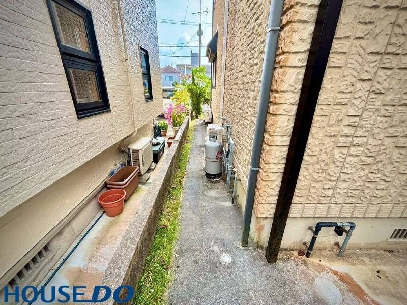 2LDK House in Nakagusuku Village, Okinawa - 48000000 Yen - Image 1