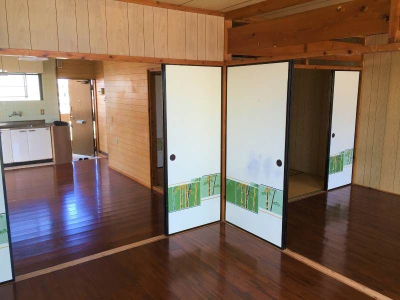 3DK Apartment for Rent in Itoman, Okinawa with Dual Balconies - Thumbnail 4