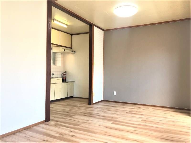 1R Apartment for Rent in Urasoe, Okinawa with South Balcony - Thumbnail 2