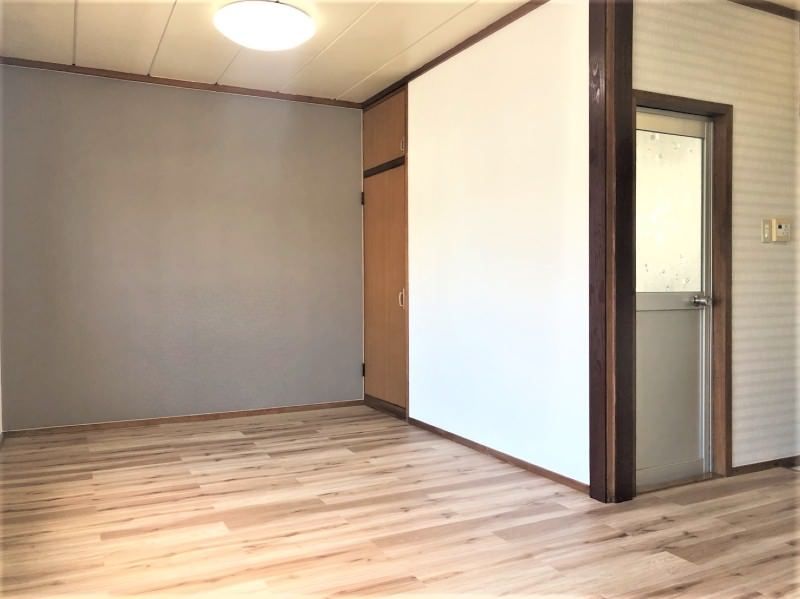 1R Apartment for Rent in Urasoe, Okinawa with South Balcony - Thumbnail 4