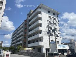UpLand Hiyagon 3LDK Ocean-View Condo for Sale in Okinawa City - Thumbnail 2
