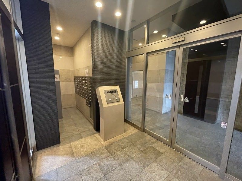 2LDK Condo near Miebashi Station, Naha | Pet-Friendly & Great View - Thumbnail 3