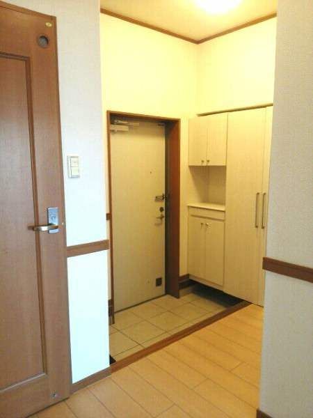 2LDK Apartment for Rent in Okinawa City, Celeste Court Misato - Thumbnail 3