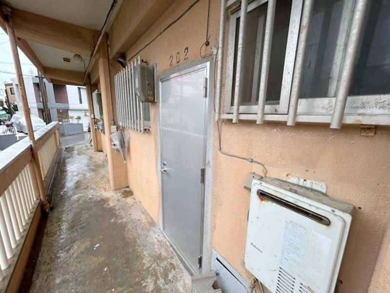 Marukosou 2DK Apartment for Rent in Urasoe, Okinawa - Thumbnail 4