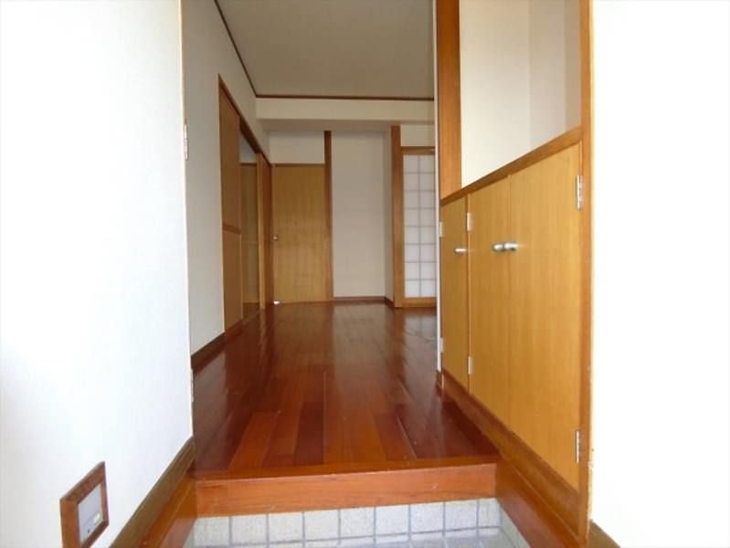 3LDK Pet-Friendly Apartment for Rent in Urasoe, Okinawa - Thumbnail 3