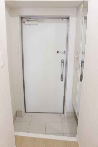 Modern 1K Apartment for Rent in Mekaru, Naha, Okinawa - Thumbnail 3