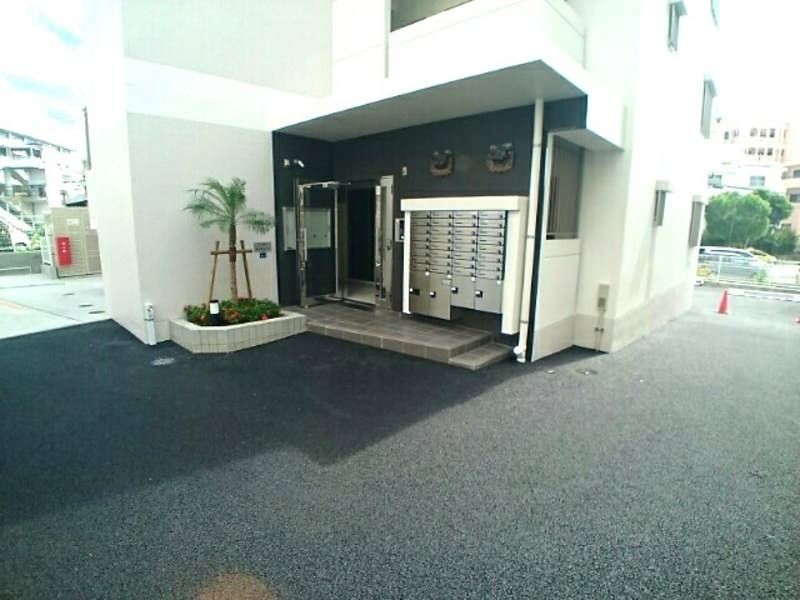Modern 1K Apartment for Rent in Mekaru, Naha, Okinawa - Thumbnail 2