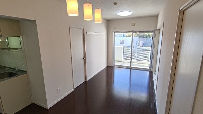 3LDK Pet-Friendly Apartment for Rent in Nago, Okinawa - Thumbnail 3