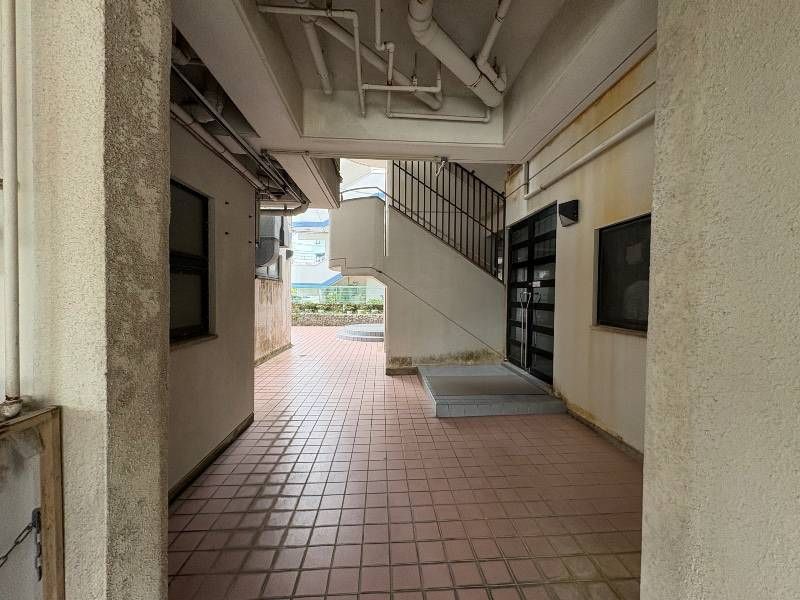 Fine Ginowan 3LDK Apartment for Sale Near Okinawa Intl University - Thumbnail 2