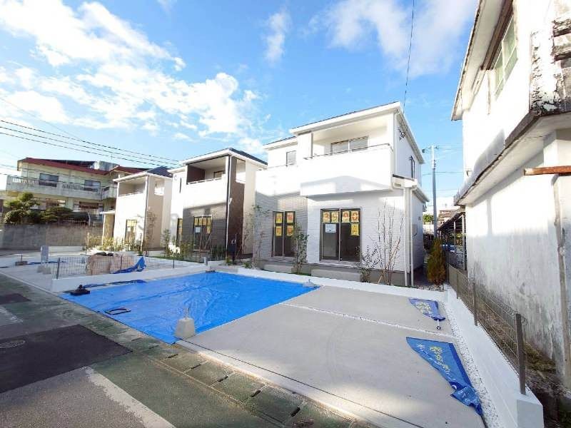 New 4LDK House for Sale in Okinawa City Chibana - Thumbnail 2