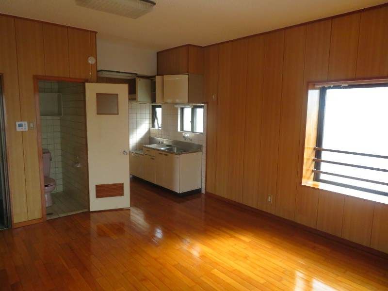 Happiness 21 Top-Floor 1R Apartment for Rent in Itoman - Thumbnail 4