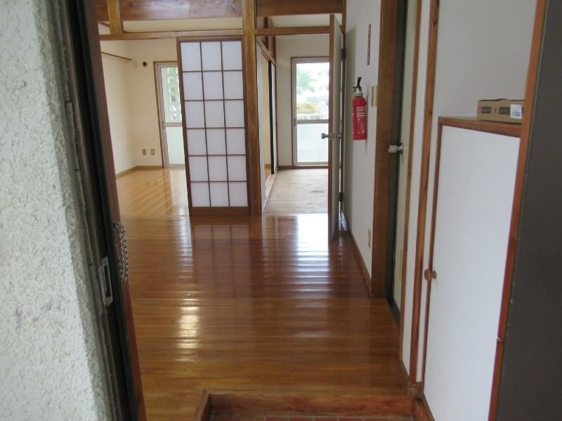 2DK Apartment for Rent in Urasoe Shiroma, Okinawa - 51,000 JPY - Thumbnail 3