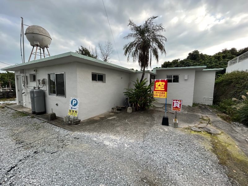 3LDK Rental House with 5 Parking Spaces in Kit Nakagusuku, Okinawa - Thumbnail 2