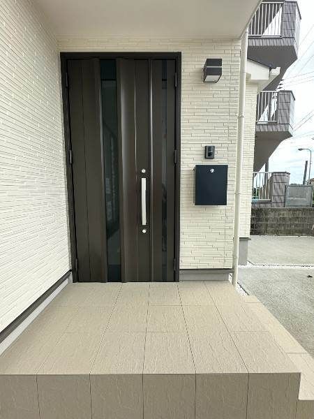 New 4LDK House in Uruma City Okinawa with 3 Parking Spaces - Thumbnail 3